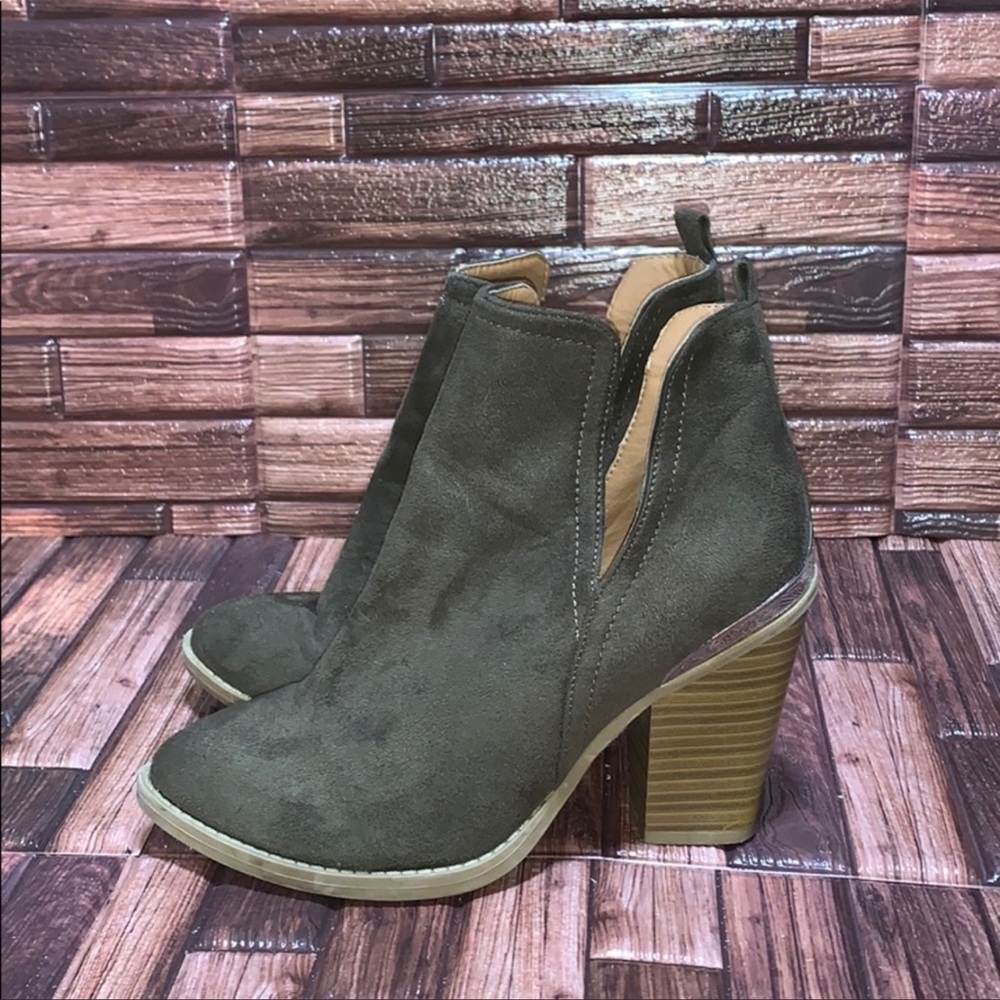Charolett Russe Ankle Boot